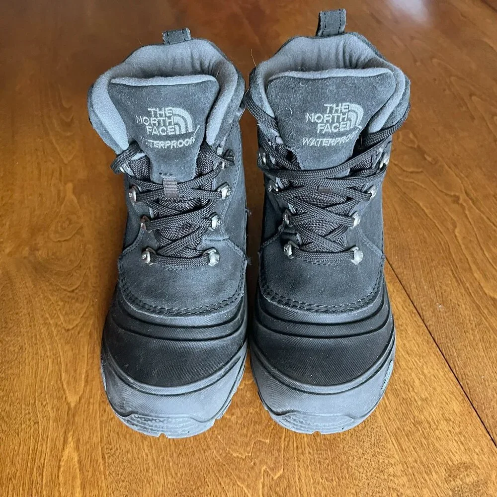 The North Face black winter Chilkat boots 2